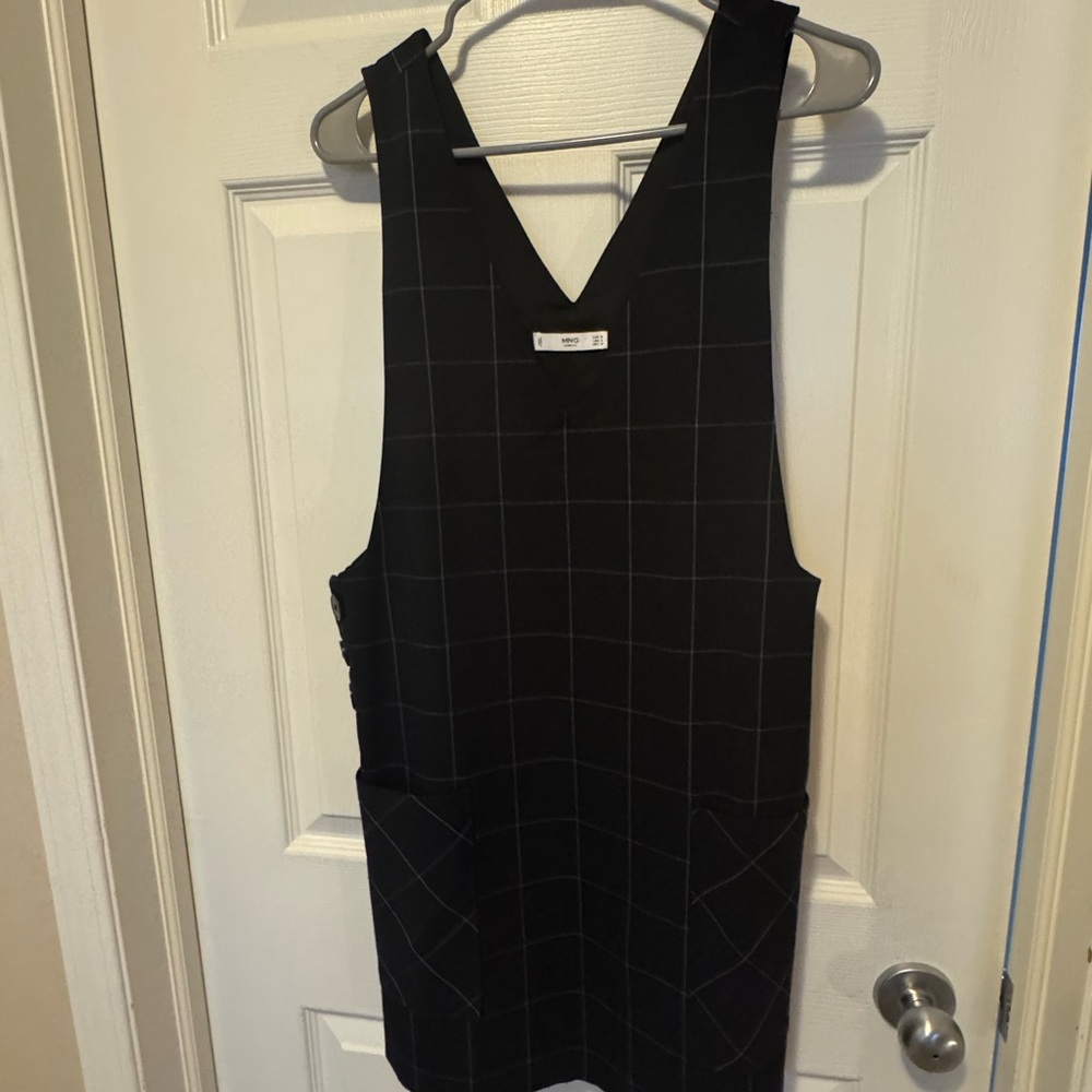 Mango Black Sleeveless V-Neck Sheath Mini Dress